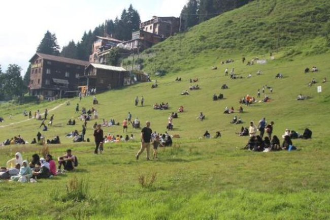 Turistler akın etti, Ayder Yaylası doldu