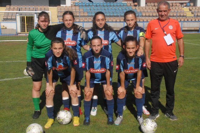 Rizeli kızlar dönüyor