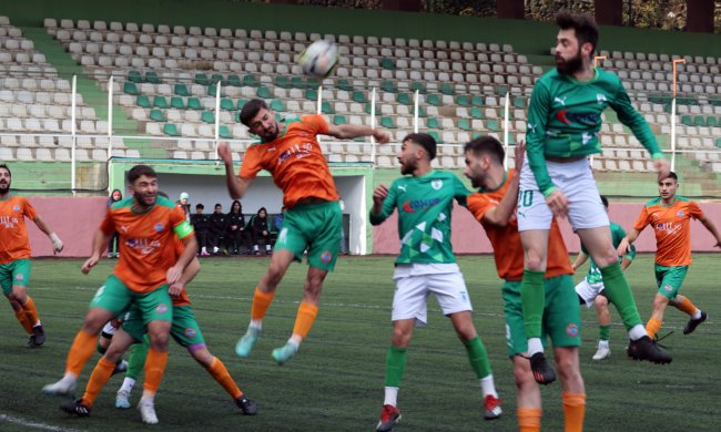 Yeşil Artvinspor ilk yarıyı namağlup lider tamamladı