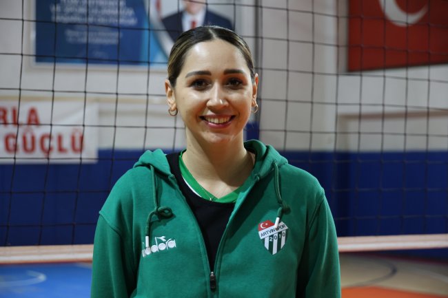 Artvinspor’da kaptan Ebru 25 sayıyla en skorer oyuncu oldu