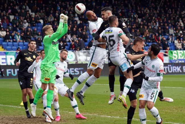 konya maçı başladığı gibi bitti 0-0