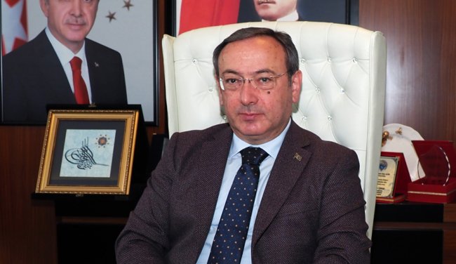 ÇAY ÜRETİCİSİ 2 SÜRGÜN İÇİN BAHÇEYE GİRDİ