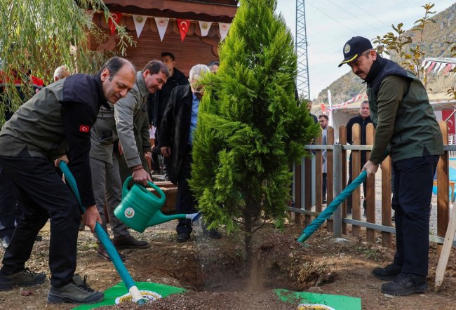 Artvin'de 1000 fidan toprakla buluştu