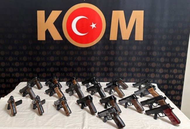 RİZE’DE 20 RUHSATSIZ SİLAH YAKALANDI