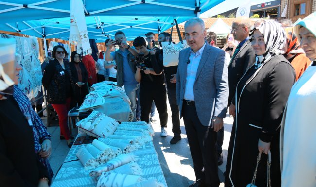 RİZE BELEDİYESİ EL SANATLARI SERGİSİ AÇILDI