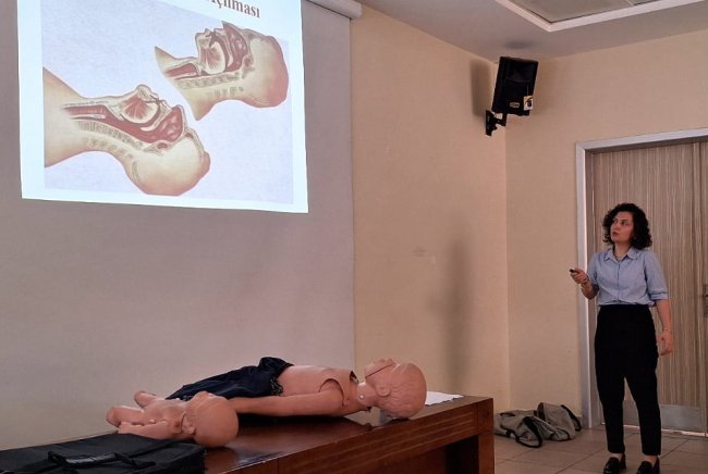 SAĞLIK MÜDÜRLÜĞÜNDE EĞİTİMLER GÜNCELLEŞTİRİLİYOR