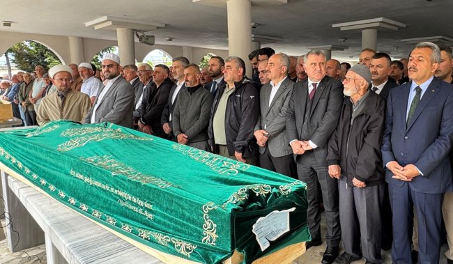 BAKAN BAK AMCASINI TOPRAĞA VERDİ