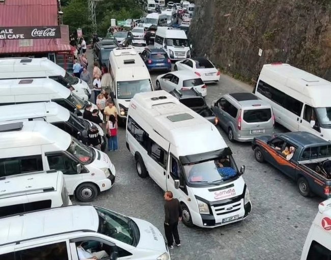 ZİLKALE’DE TRAFİK YOĞUNLUĞU