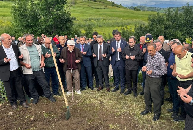 ARTVİN SAĞLIK MÜDÜRÜ OP. DR. GÜROL KÖROĞLU’NUN ACI GÜNÜ