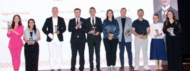 İZ BIRAKANLAR ÖDÜL TÖRENİ 25'