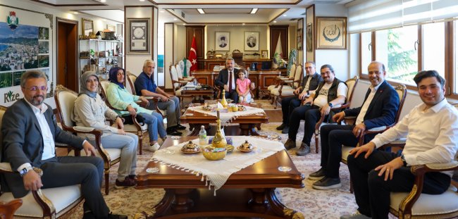 HACI VALİ’YE GAZETECİLERDEN ZİYARET