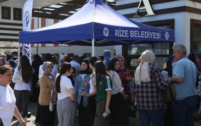 TYT SİNAVINA GİRENLERE BELEDİYEDEN HİZMET