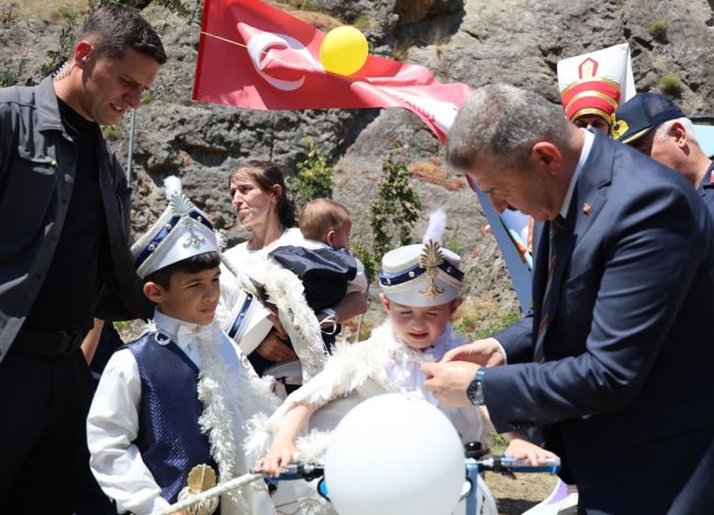 Artvin'de 18 çocuk için toplu sünnet şöleni gerçekleştirildi