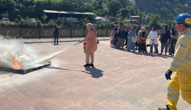 Çayeli Bakır, Madenli Kadınlarına Yangınla Mücadele Eğitimi Verdi