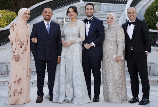 AKKUŞ AİLESİNİN MUTLU GÜNÜ