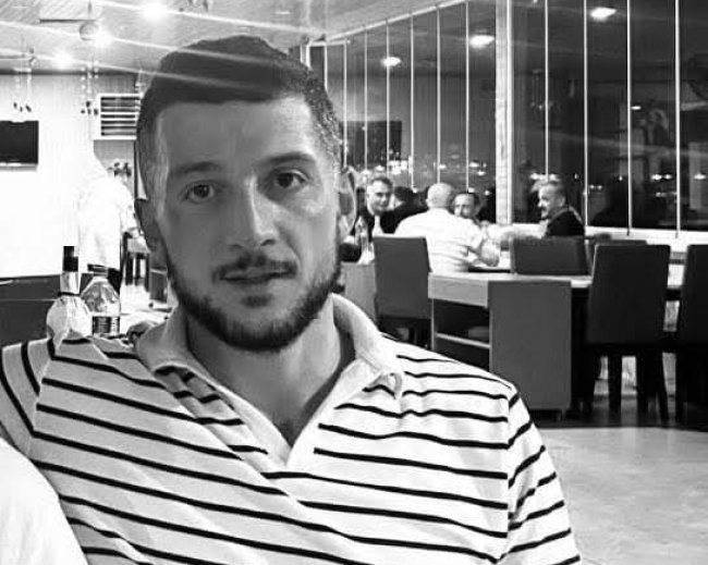 YOLDA YÜRKEN ARI SOKTU HAYATINI KAYBETTİ