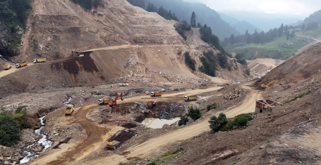 RİZE GELECEĞİNİ GARANTİYE ALIYOR