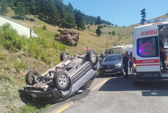 Şavşat-Ardahan Yolunda Kaza: 2 Yaralı