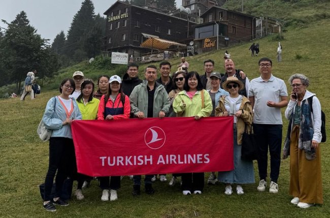 RİZE ÇİN’Lİ ACENTECİLERE KAPISINI AÇTI