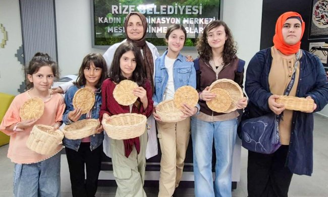 BELEDİYE YAZ KURSLARI SONA ERDİ
