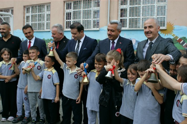 YENİ EĞİTİM YILI ZİLİ ÇALDI