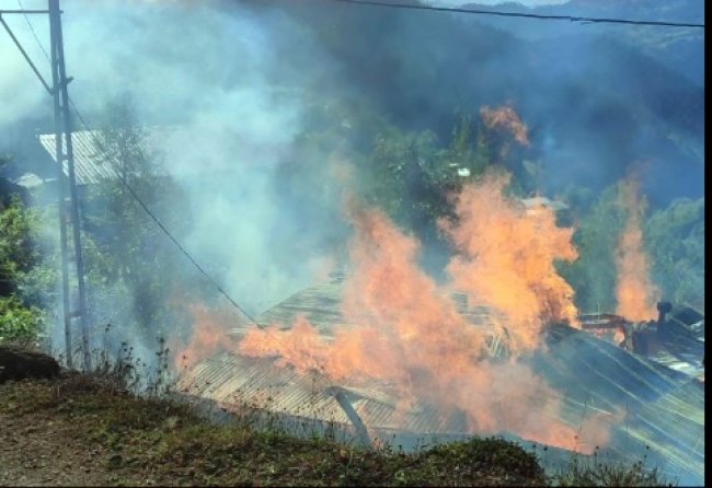 Artvin’in Şavşat İlçesinde Yangın: Bir Ev Kül Oldu