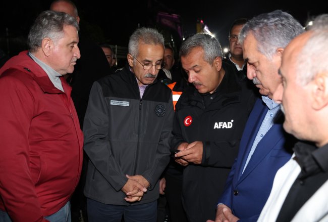 URALOĞLU” SUYUN DEBİSİ YÜKSEK, KAPALI YOLLAR VAR”