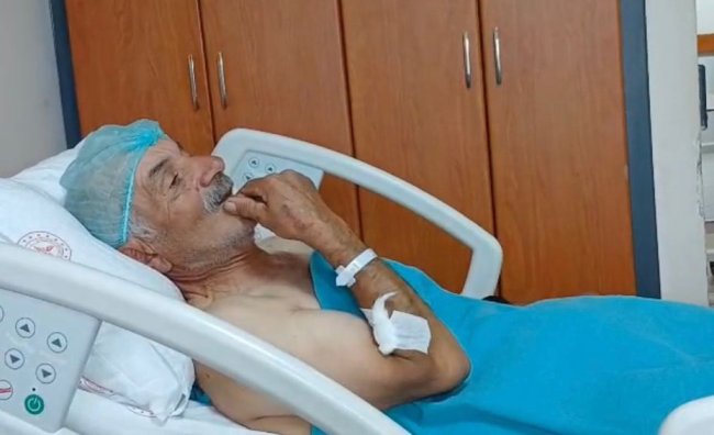 DEHŞET ANLARI! EVİNİN ÖNÜNDE DOMUZ SALDIRISINA UĞRADI