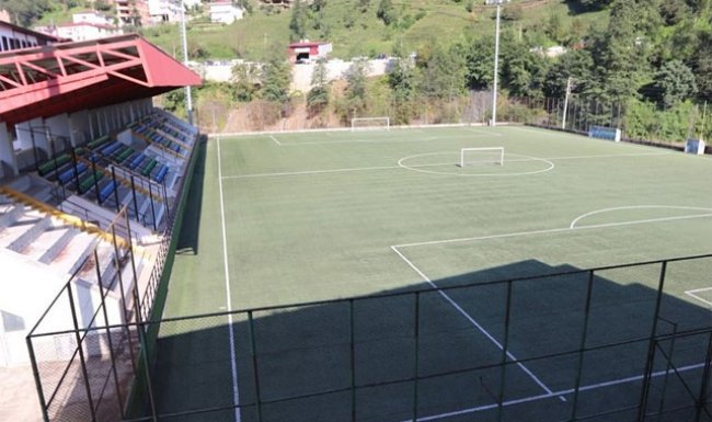 Kalkandere'ye modern futbol sahası ve Kamp Eğitim Merkezi