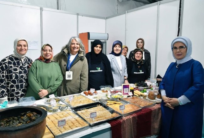 Emine Erdoğan, Rize Gastronomi Günleri’ni Ziyaret Etti