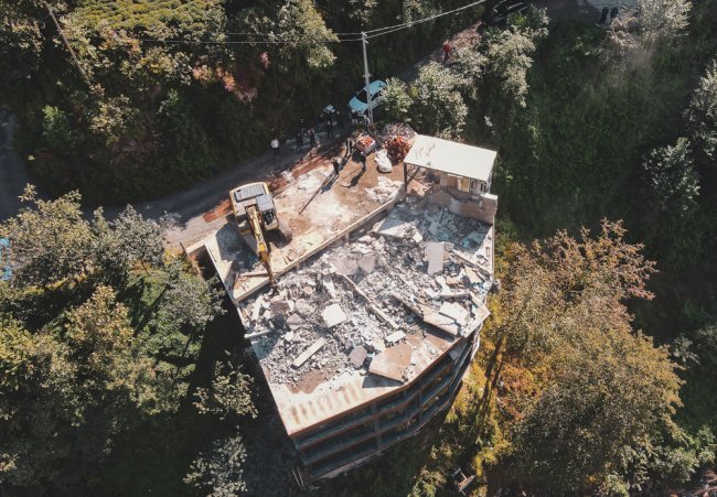 FIRTINA VADİSİNDE 58 KAÇAK YAPI YIKILDI