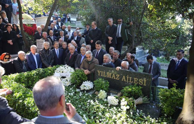 ESKİ BAŞBAKAN AHMET MESUT YILMAZ DUALARLA ANILDI