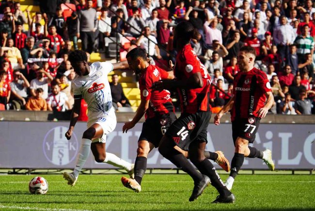 ZORLU DEPLASMANDAN TEK PUAN ÇIKTI 2-2