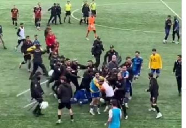 MURGUL’DA 24 KIRMIZI KARTLI MAÇ