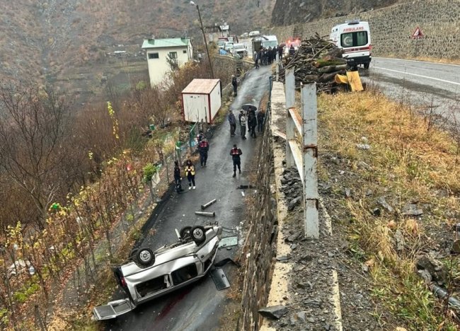 Artvin'de trafik kazası: 3 ölü