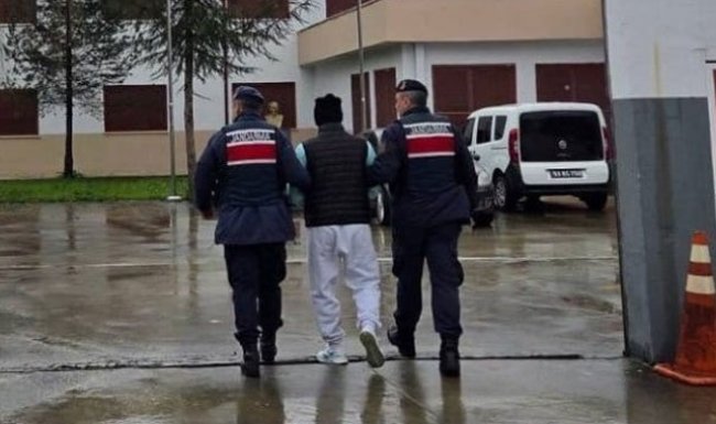 Rize'de dolandırıcılık suçundan aranan firari yakalandı