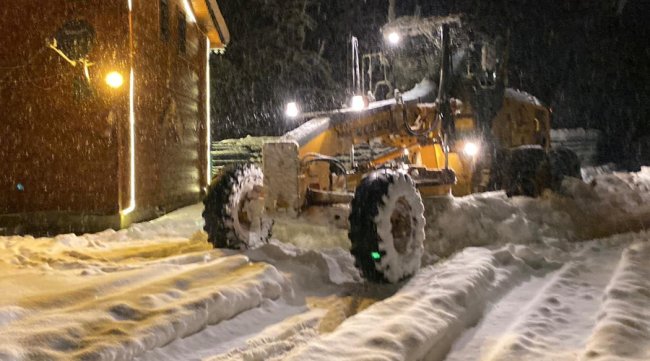 RİZE’DE KAR 57 KÖY YOLUNUN KAPANMASINA NEDEN OLDU
