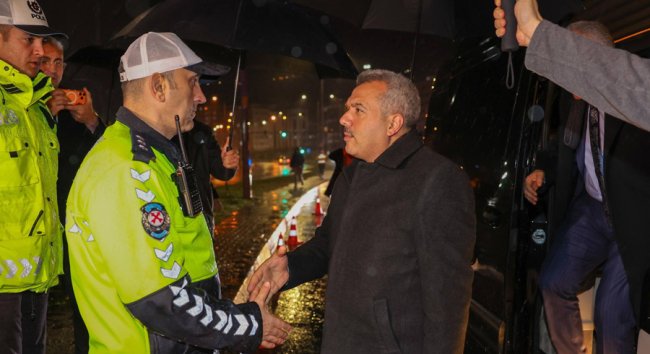 YENİ YILI SOKAKTA KUTLADILAR