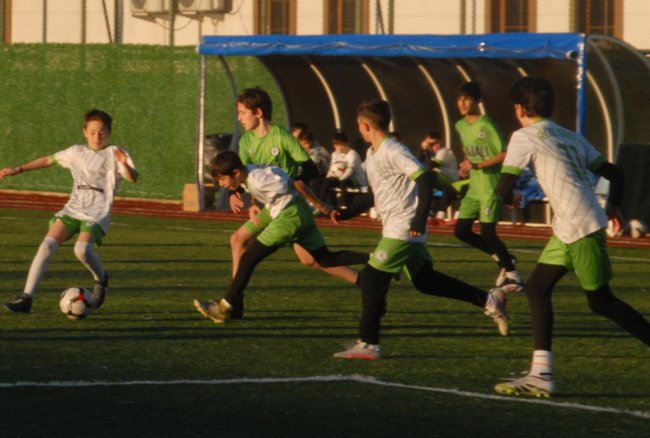 ÇOCUKLAR AKADEMİK LİGE HAZIRLANIYOR