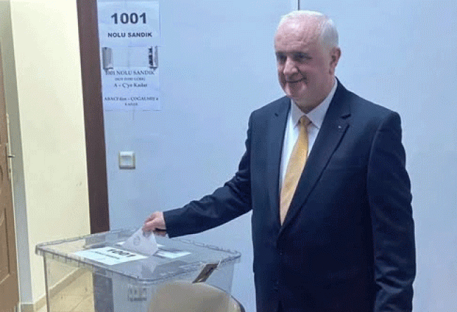 Başkan Turan Akbulut Yeniden Seçildi