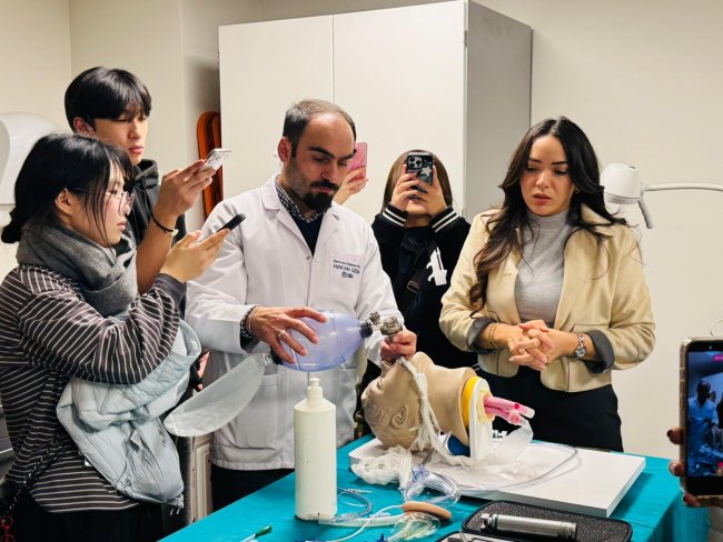 Kore Daegu Haany Üniversitesi Tıp Fakültesi Öğrencileri RTEÜ’de Ağırlandı