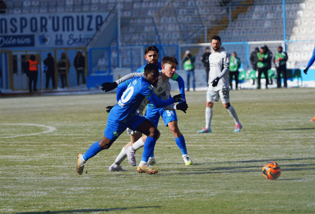 Rizespor Erzurum’da Dondu: Fırsatlar Tepti, Avantaj Gitti!