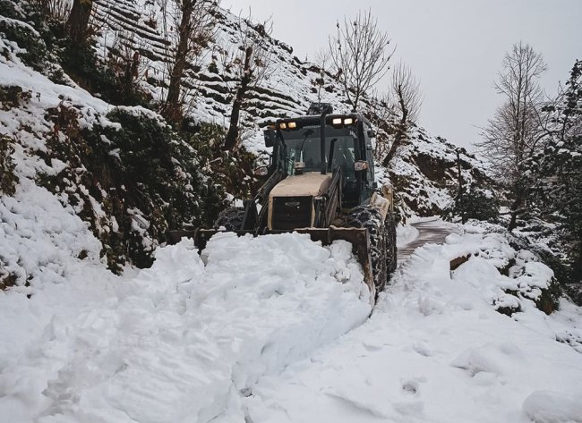 RİZE’DE YÜKSEK KESİMLERDE KAR 1 METREYİ AŞTI