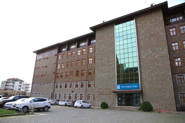 RTEÜ Tip Fakültesi Dünya Liginde ilk 1000 arasına girdi