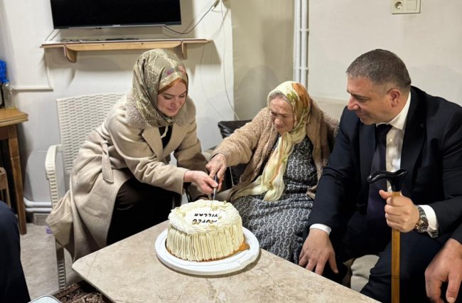 Hayrat’ın 103 Yaşındaki Çınarı Zekiye Nine’ye Vefa Sürprizi