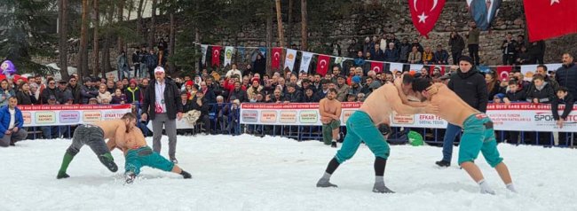 Sakin Şehir Şavşat’ta 300 Yıllık Gelenek Kar Üstünde Yaşatıldı