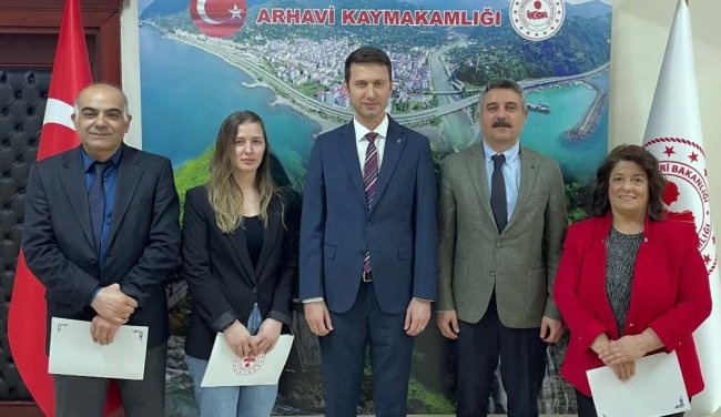 KÜTÜPHANECİLERE BAŞARI BELGESİ