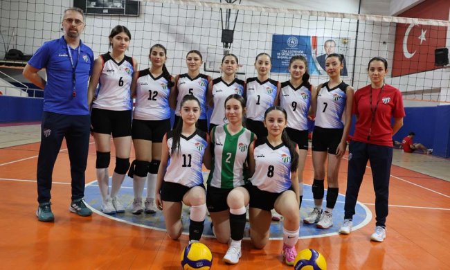 Artvinspor, kadın ve erkek bölgesel voleybol ligine hazırlanıyor