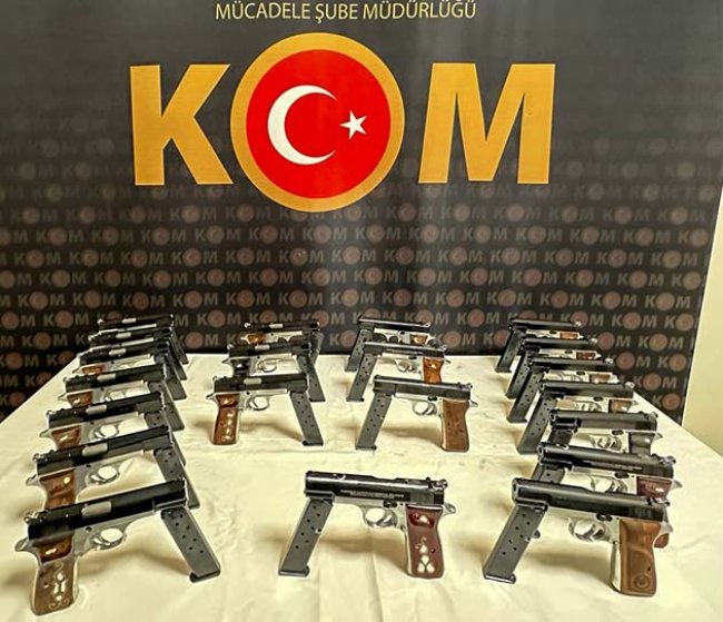 EMNİYETTEN RUHSATSIZ SİLAH OPERASYONU