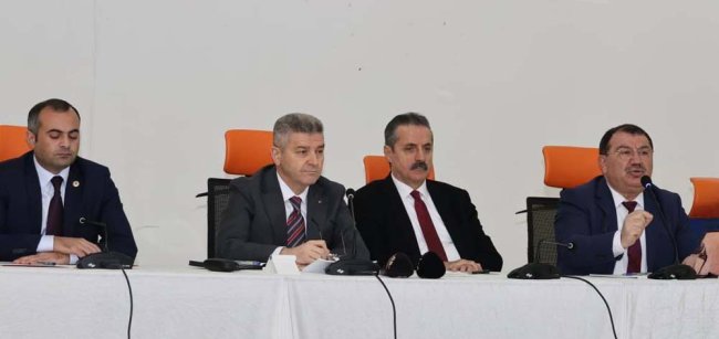 Artvin Valisi Ergün, Şavşat ilçesinde muhtarın sorunlarını dinledi